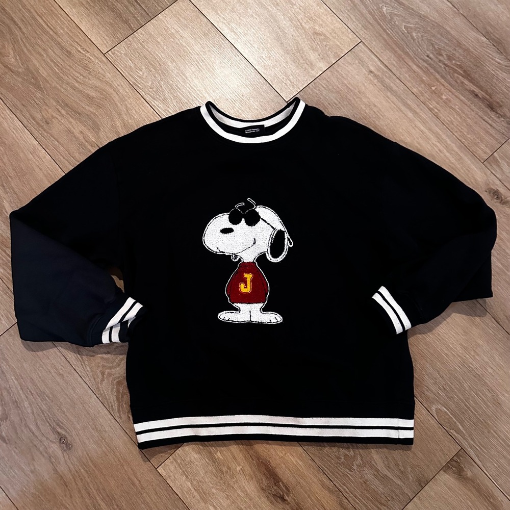 Peanuts Joe Cool Snoopy Sweatshirt Black Striped Trim Chenille Patch XS